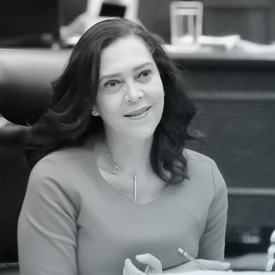 Dra. Adriana M. Favela Herrera
